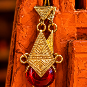 https://bijouxsahraoui.com/wp-content/uploads/2026/10/Pendentif-Berbere-Traditionnel-300x300.png